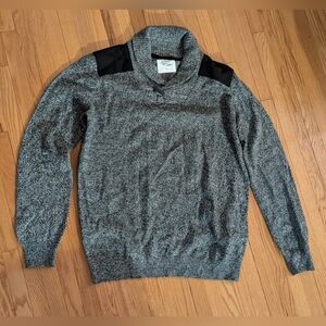 Stylish Turtleneck Sweater in Gray and Black